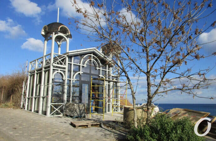 у пляжа Дельфин в Одессе