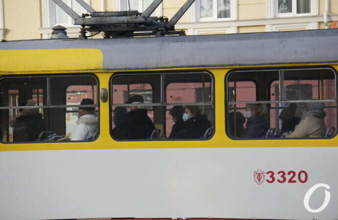 Как в Одессе соблюдают карантинные меры в общественном транспорте? (фото)