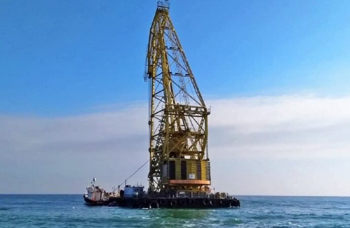 В Одессе водолазы ищут остатки затонувшего танкера Delfi