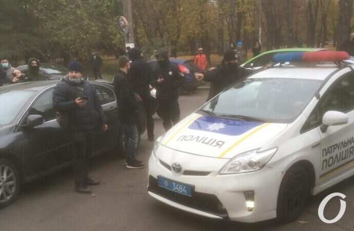 Одесские полицейские начали расследование «хулиганства» на Академической (видео)