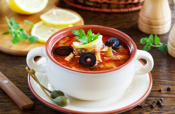 Вкусно с «Одесской жизнью»: рыбный суп с помидорами и сладким перцем