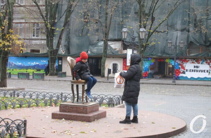 Одесса, Горсад, стул, фото на стуле