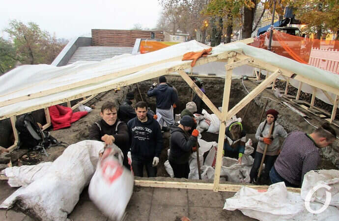раскопки на одесском бульваре