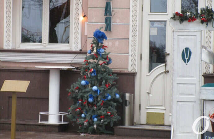 елочка у кафешки