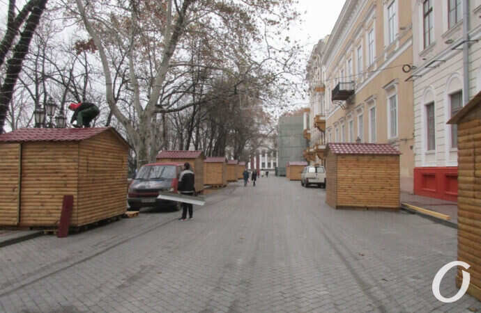 Новогодние приготовления, установка ярмарочного городка