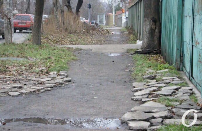 улица Чубаевская, тротуар