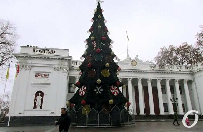 Когда откроют главную новогоднюю елку Одессы: дата и время