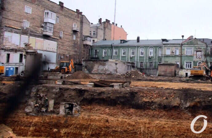 Что строится в Одессе на бульваре Жванецкого и где искать паспорт объекта? (фото)