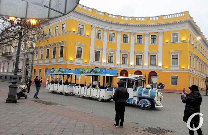 Одесские елки, паровозик