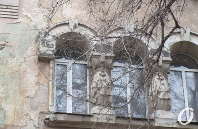 Мореходное училище, окна