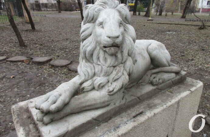 сквер Мечникова, новый лев