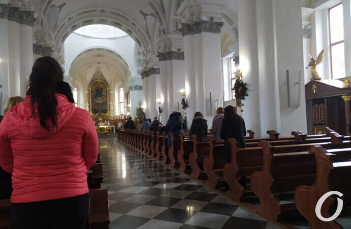 Католическое Рождество, прихожане во время мессы