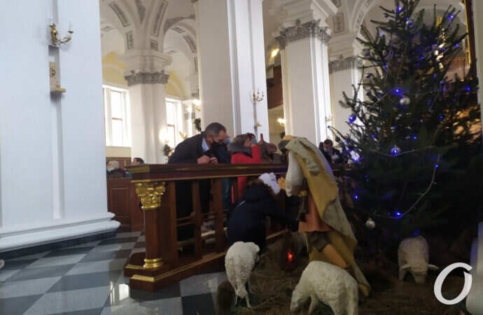 Католическое Рождество, вертеп в храме