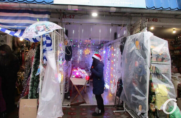 Новый базар, гирлянды