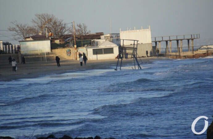 Зимнее море в Одессе, берег