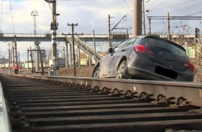 В Одесской области водитель «подшофе» остановил поезда