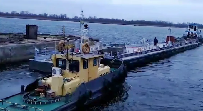 В Херсоне построили плавучий причал для базы ВМС в Одесской области (видео)