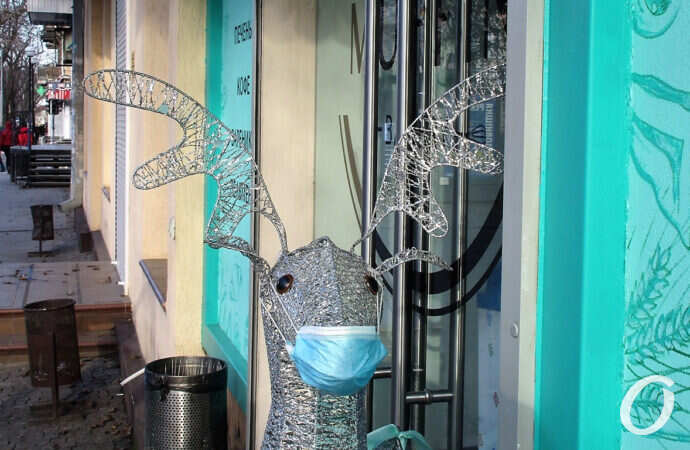 Одесса-1 января, олень в маске