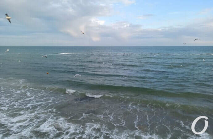 На побережье, море