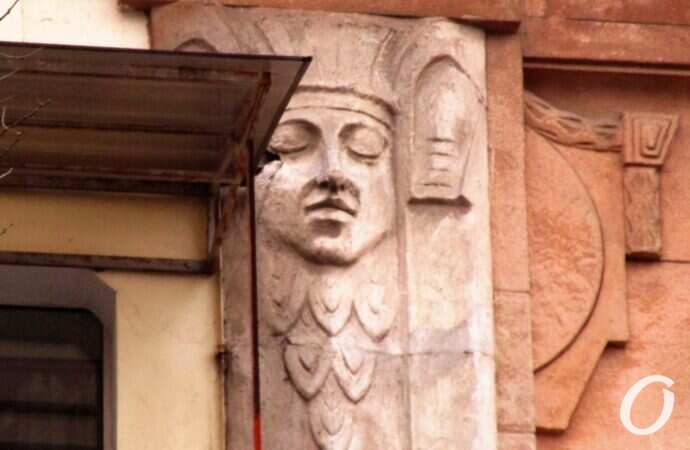 дом со сфинксом, барельеф