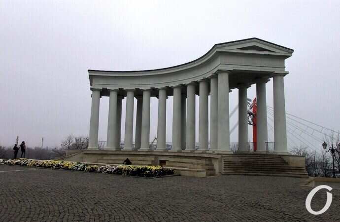 Воронцовская колоннада, вид издали
