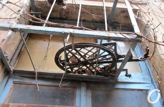 дворик Пассажа, корзинка