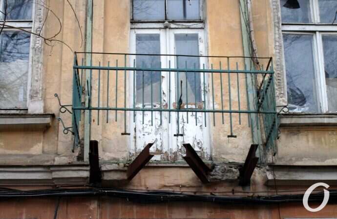 улица Осипова, балкон