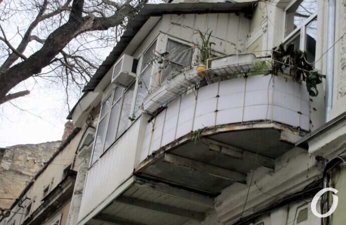 улица Осипова, балкончик