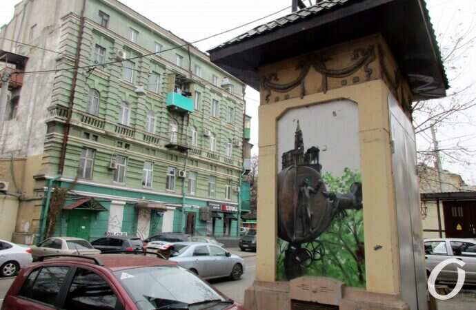 улица Осипова, тумба