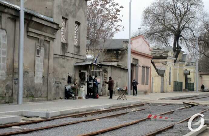 Новощепной ряд, рельсы, остановка