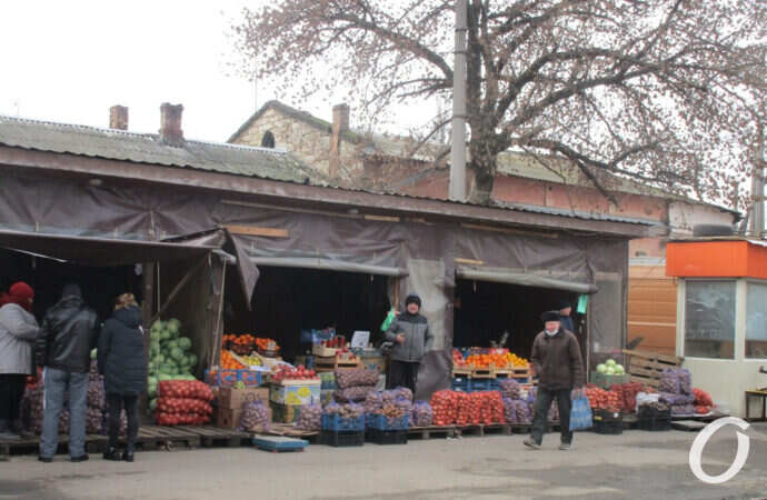 Одесская «торговая площадь» рядом с Привозом никуда не делась (фото)