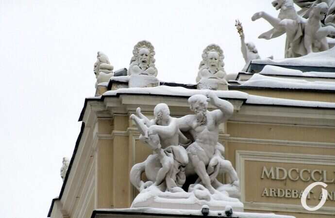 не узнать: оперный театр