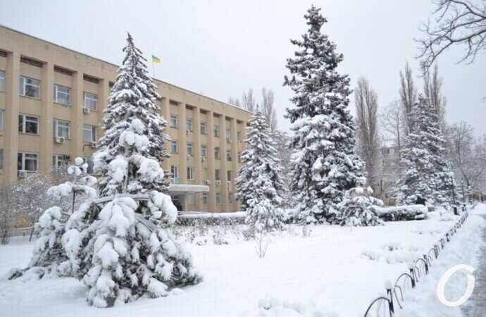 снег на Черемушках, райисполком