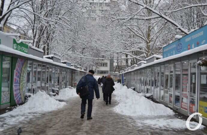 снег на Черемушках, мини-рынок