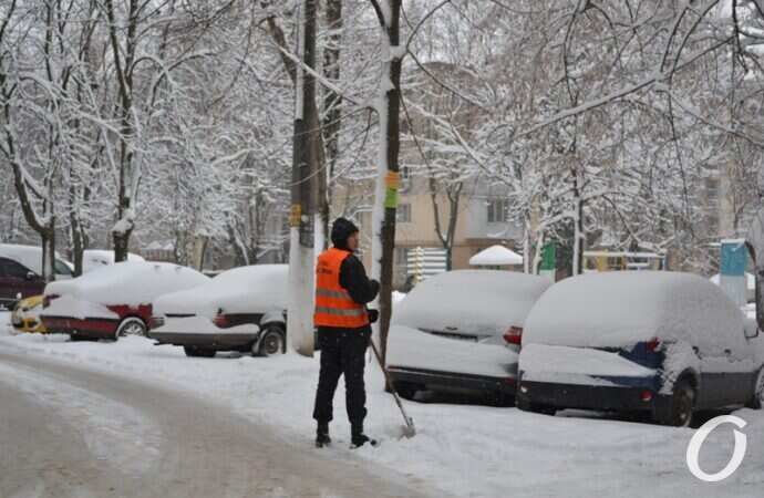 снег на Черемушках, уборка