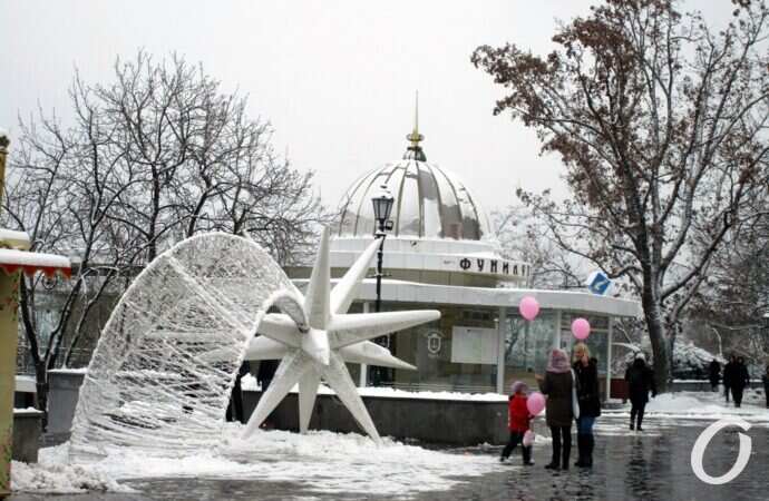 зима в центре Одессы, звезда