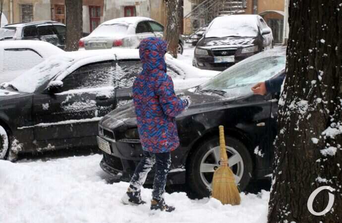 зима в центре Одессы, машина