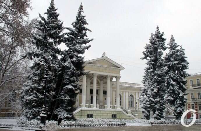зима в центре Одессы, музей