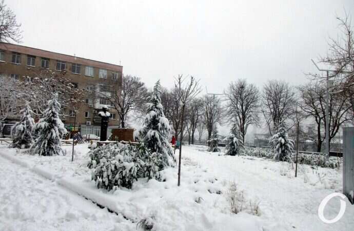 снег в центре Одессы