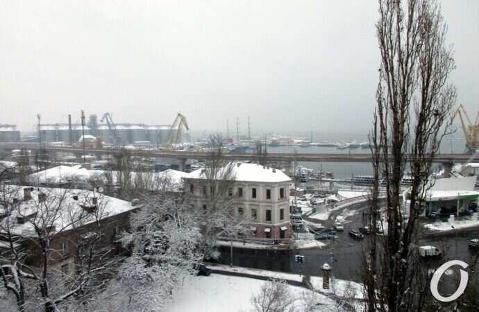 зима в центре Одессы, вид с моста