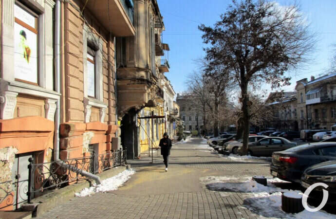 Одесский переулок Некрасова: старина, «под старину» и творения на фасадах (фото)