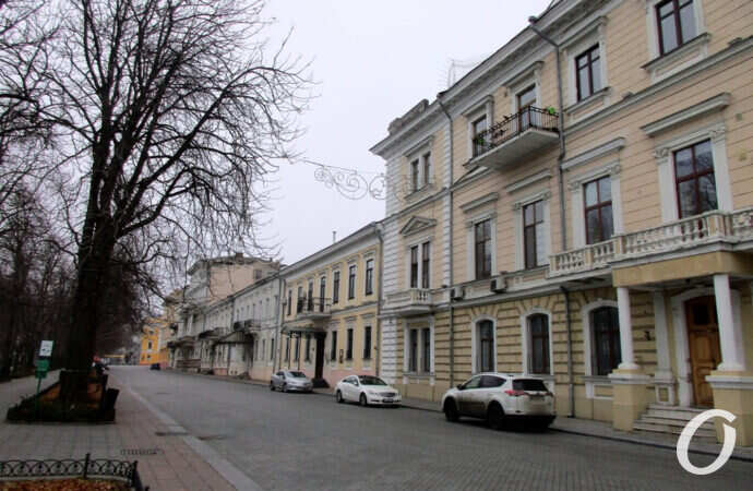 Дома одесского Приморского бульвара: день вчерашний, день сегодняшний (фото)