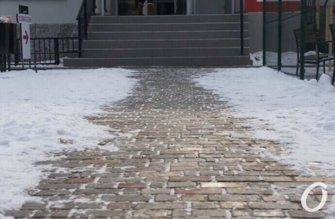 Чистка дорог, плитка