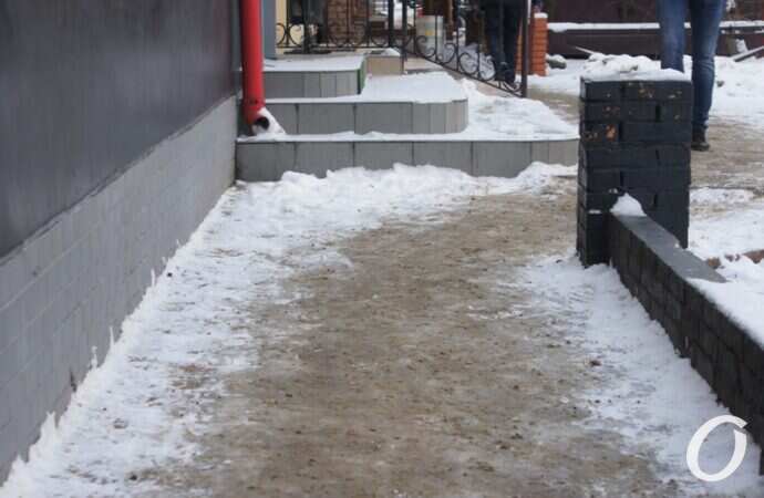 Чистка дорог, ступеньки. снег