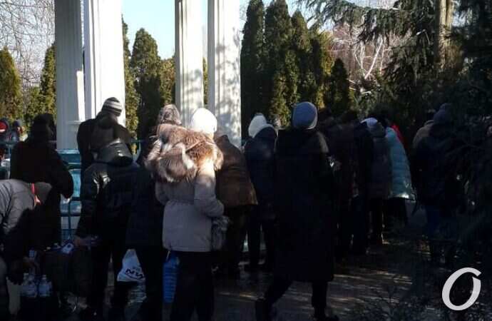 Крещение, очередь за водой