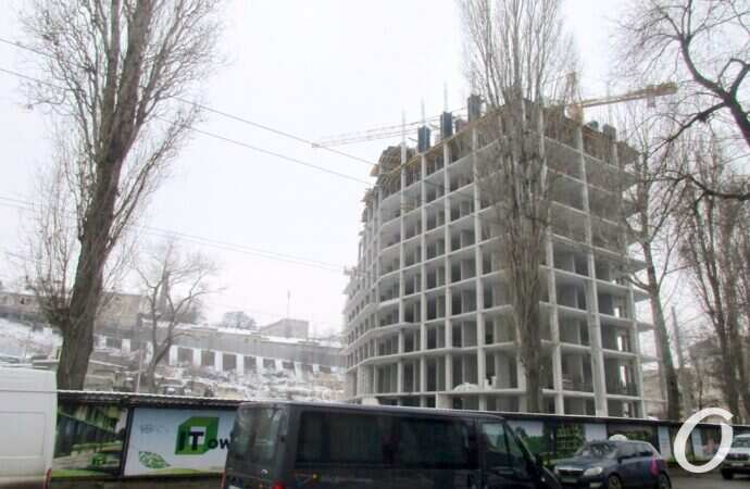 Стройка, вид с Приморской, высотка