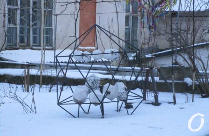 Оттепель в Одессе, неубранный снег