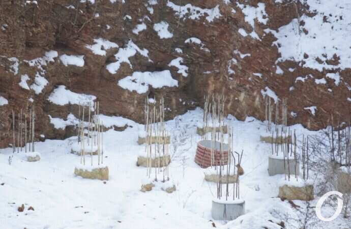 Стройка на Трассе здоровья, штыри