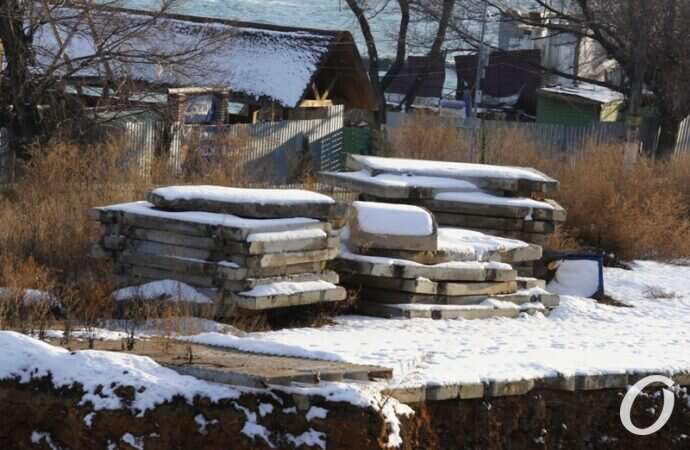 Стройка на Трассе здоровья, плиты