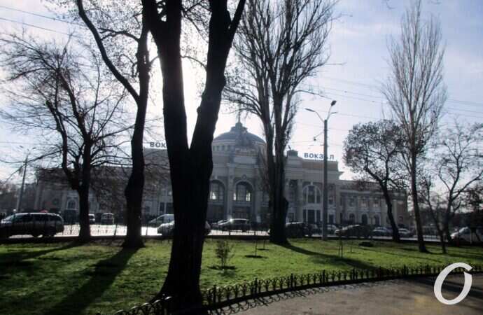 Сквер Пушкина, вокзал